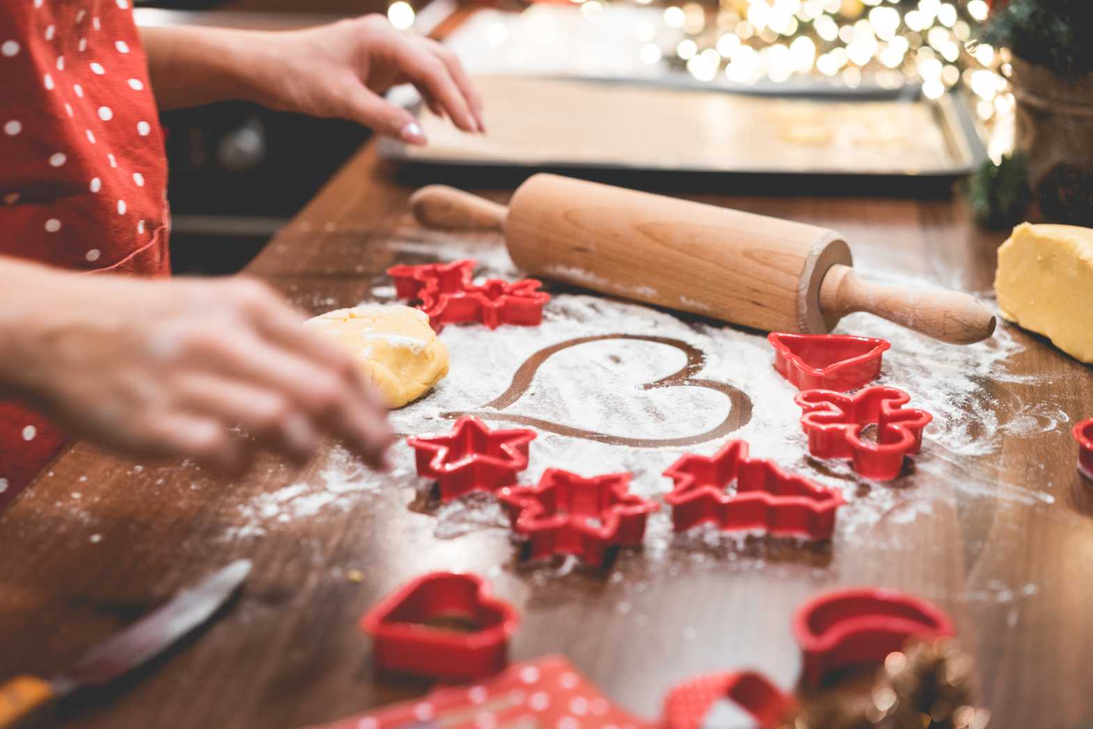 christmas baking pour free stock photo