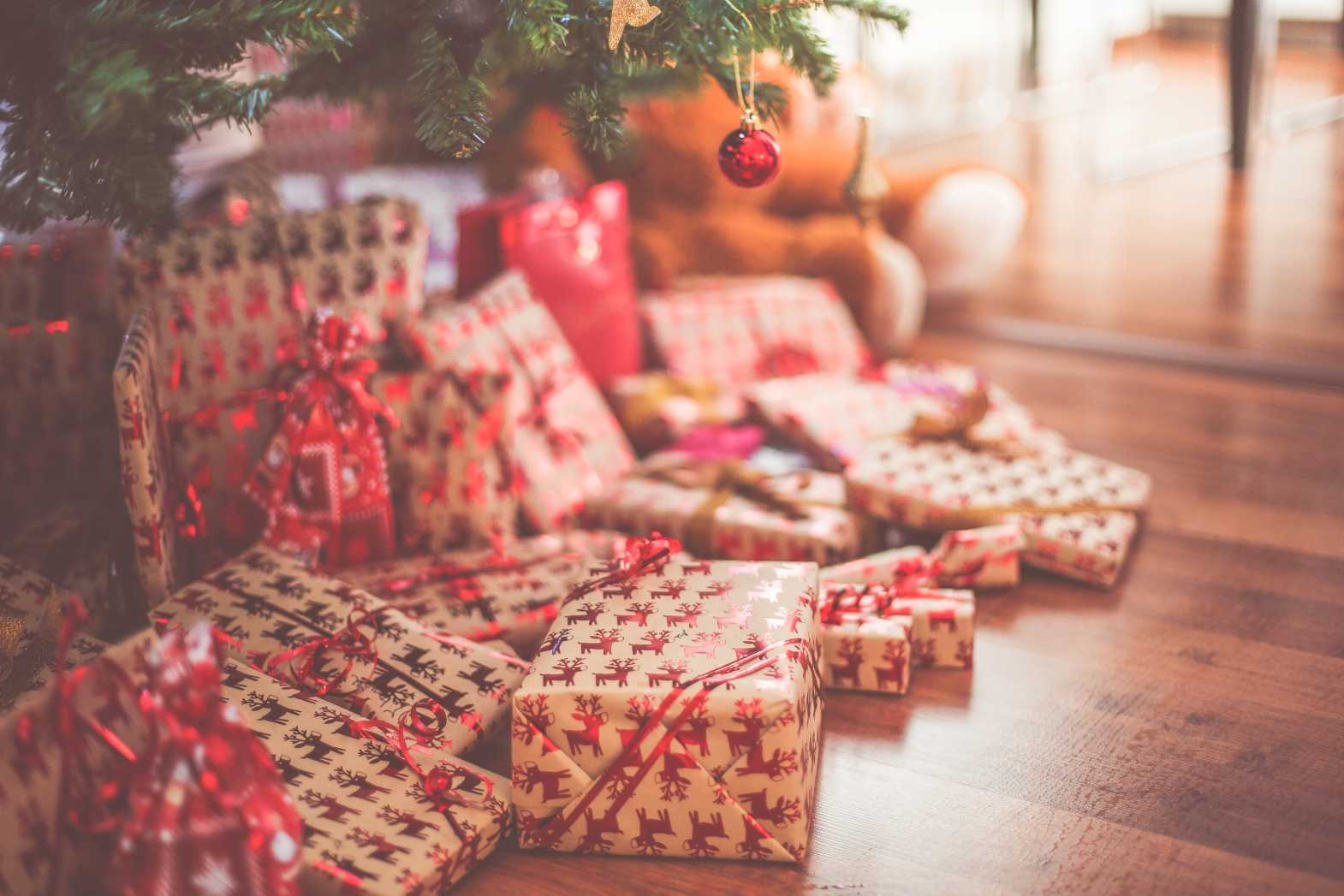 christmas presents free stock image by picjumbo